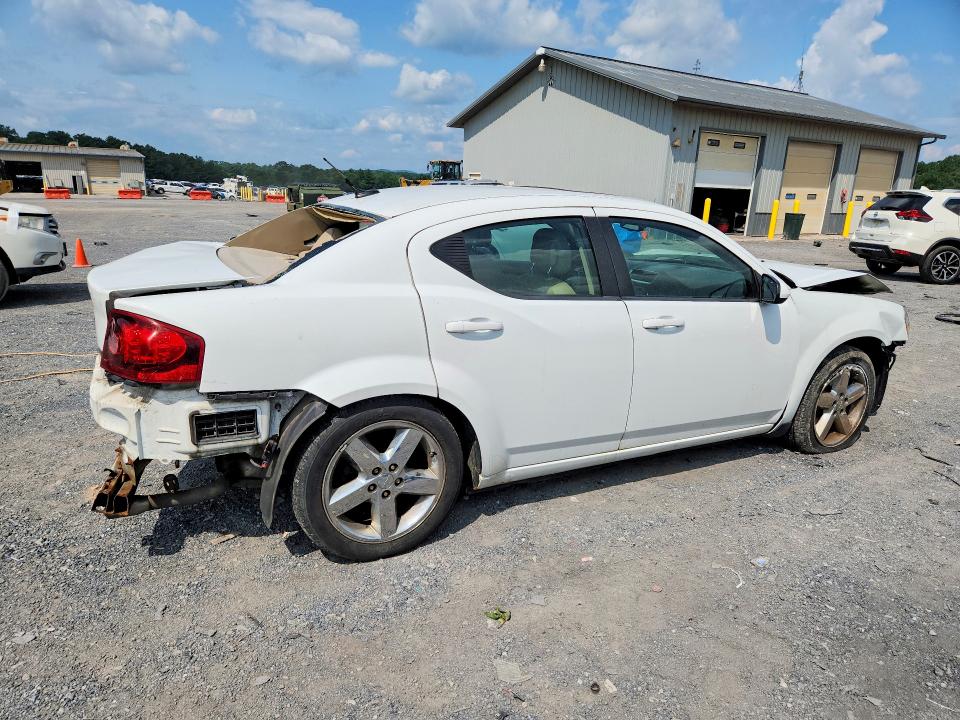 2011 Dodge Avenger მანქანა იყიდება აუქციონზე, vin: 1B3BD2FG6BN578883, აუქციონის ნომერი: 61782166