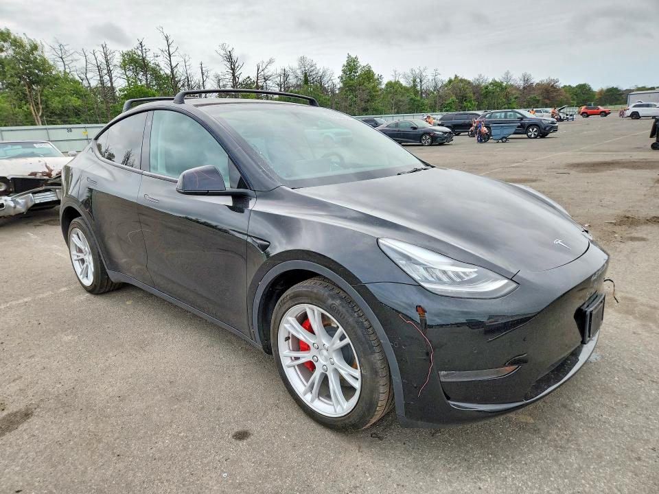 62760816 :رقم المزاد ، 7SAYGDEE4NA008279 vin ، 2022 Tesla Model Y مزاد بيع