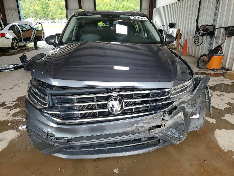 62460076 :رقم المزاد ، 3VV2B7AXXNM042401 vin ، 2022 Volkswagen Tiguan مزاد بيع