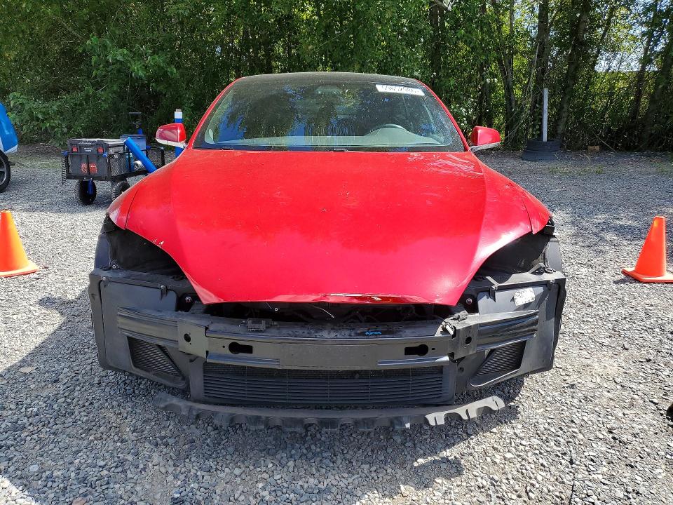 59852986 :رقم المزاد ، 5YJSA1E29JF240012 vin ، 2018 Tesla Model S مزاد بيع