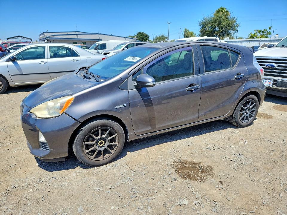 Auction sale of the 2014 Toyota Prius C, vin: JTDKDTB3XE1084092, lot number: 63229636