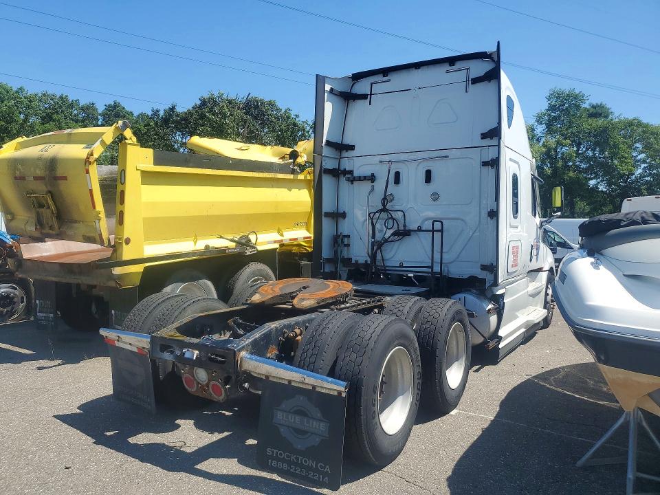 61787596 :رقم المزاد ، 3AKJHHDR3MSMK4374 vin ، 2021 Freightliner Cascadia 126 مزاد بيع
