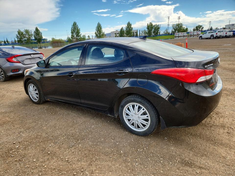 2013 Hyundai Elantra მანქანა იყიდება აუქციონზე, vin: 5NPDH4AE7DH215640, აუქციონის ნომერი: 85460815