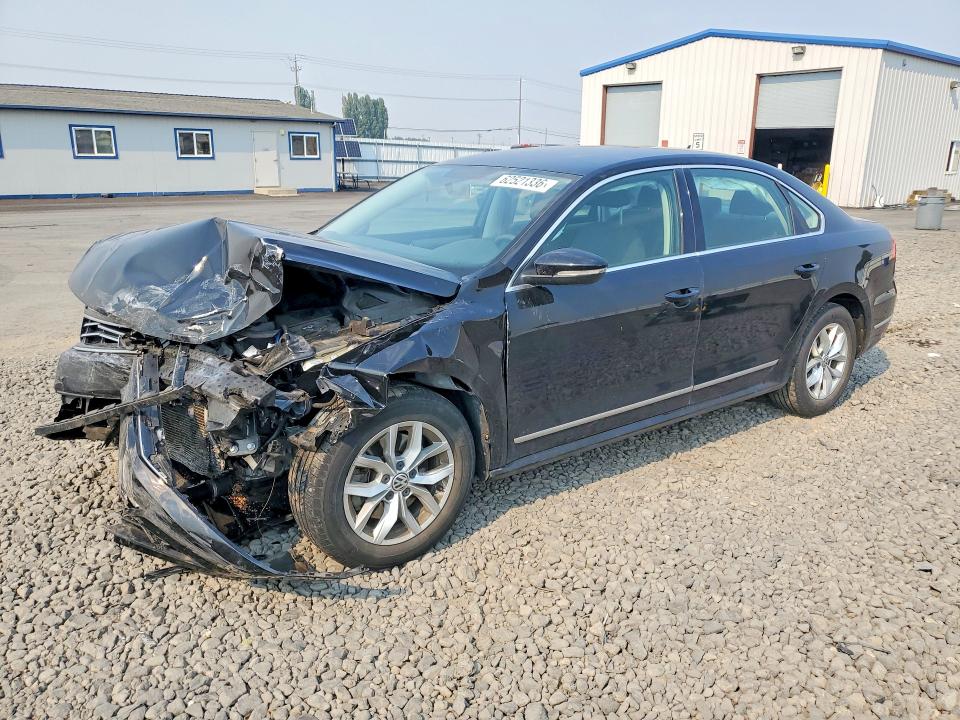 62521336 :رقم المزاد ، 1VWAS7A39GC007261 vin ، 2016 Volkswagen Passat مزاد بيع