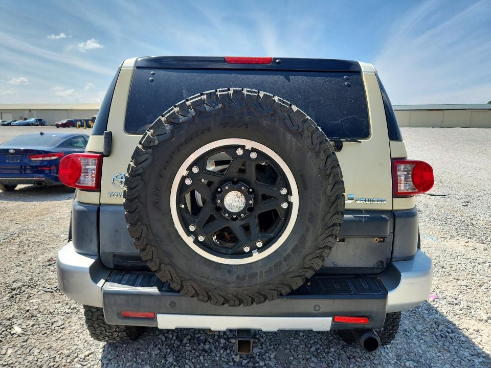2008 Toyota Fj Cruiser მანქანა იყიდება აუქციონზე, vin: JTEBU11F78K050072, აუქციონის ნომერი: 63568376