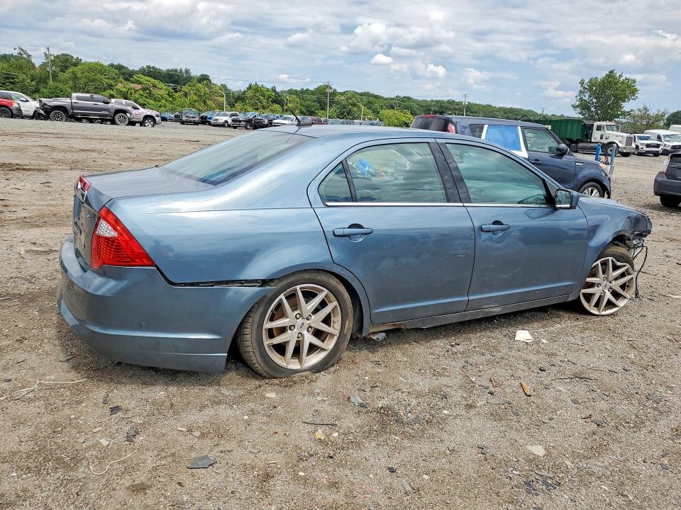60461546 :رقم المزاد ، 3FAHP0JA3BR334117 vin ، 2011 Ford Fusion مزاد بيع