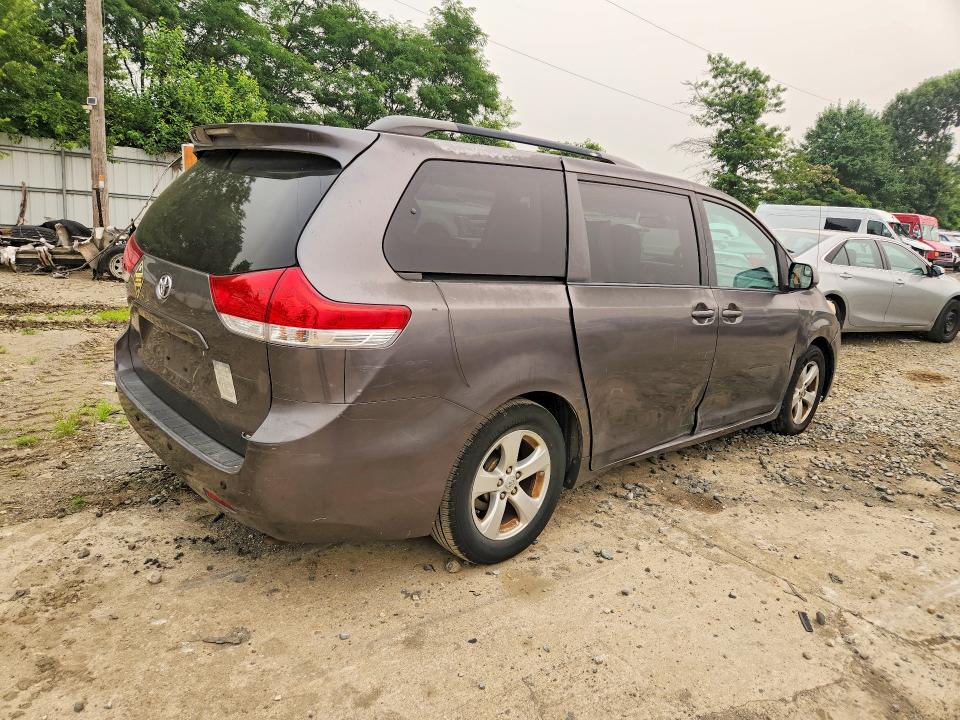 Aukcja sprzedaży 2013 Toyota Sienna, vin: 5TDKK3DC2DS350516, numer aukcji: 61204486