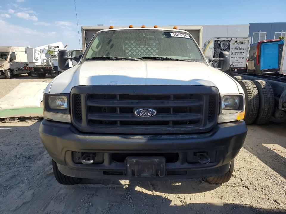 58256726 :رقم المزاد ، 1FDXF46S24EA36953 vin ، 2004 Ford F450 مزاد بيع