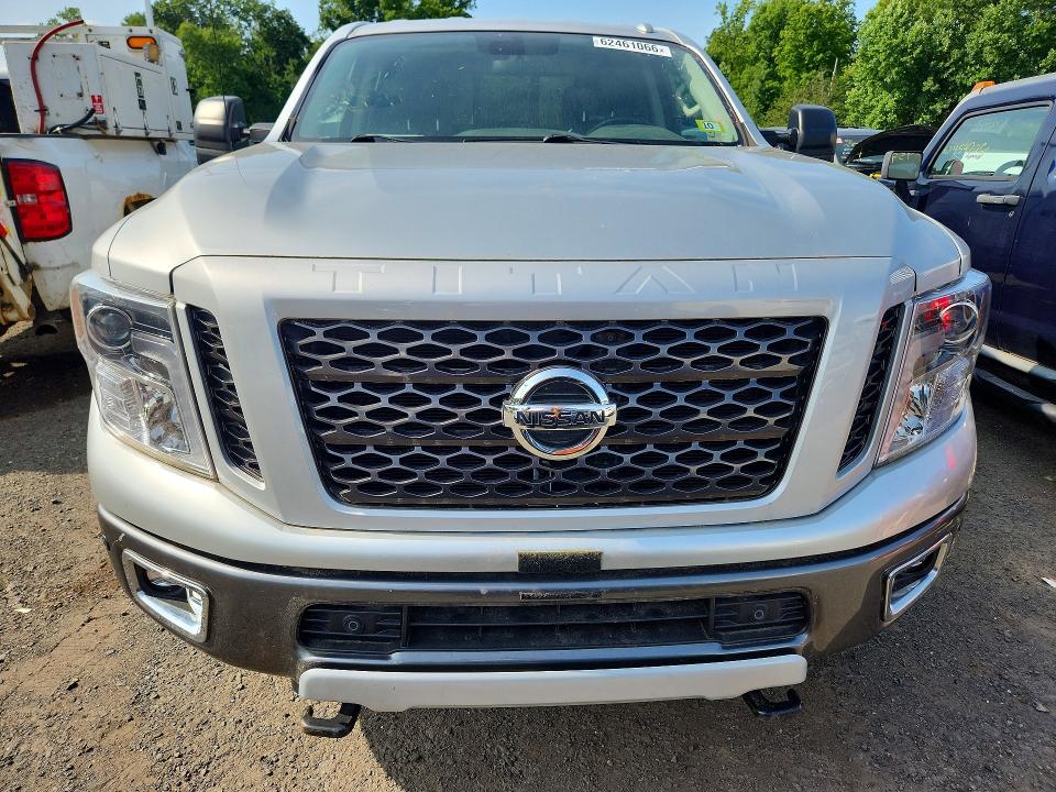 62461066 :رقم المزاد ، 1N6BA1F47KN533424 vin ، 2019 Nissan Titan Xd مزاد بيع