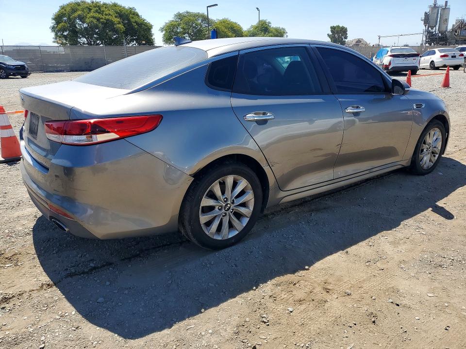 2016 Kia Optima მანქანა იყიდება აუქციონზე, vin: 5XXGT4L30GG002391, აუქციონის ნომერი: 60329956