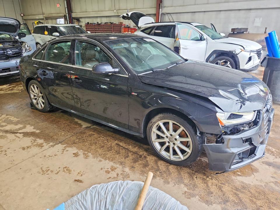 59336026 :رقم المزاد ، WAUFFAFL6FN003140 vin ، 2015 Audi A4 مزاد بيع