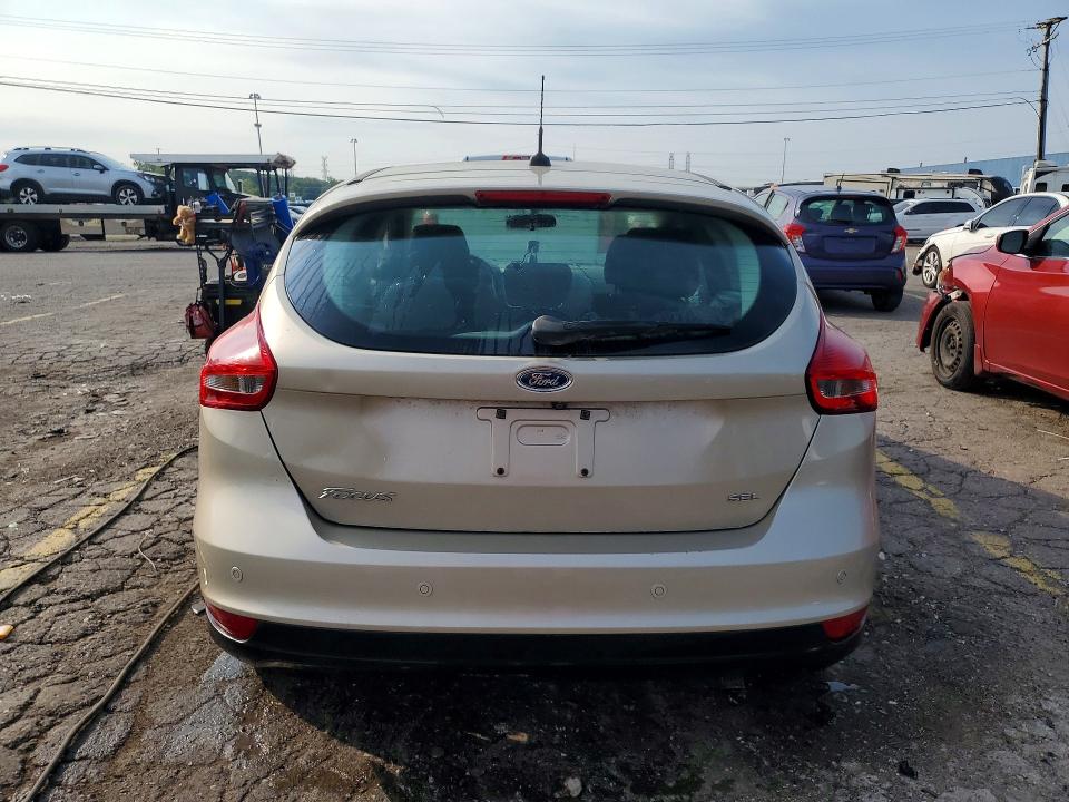 60749166 :رقم المزاد ، 1FADP3M20JL210159 vin ، 2018 Ford Focus مزاد بيع