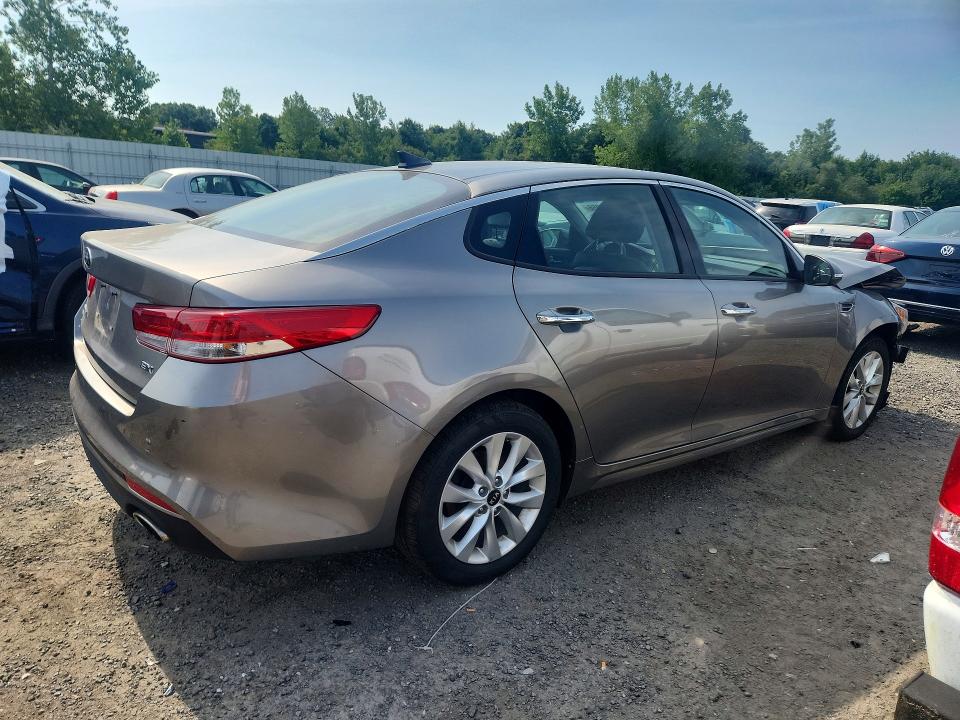 Продажа на аукционе авто 2018 Kia Optima, vin: 5XXGU4L32JG217677, номер лота: 60505956