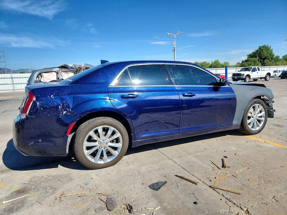 62904836 :رقم المزاد ، 2C3CCARG3HH512454 vin ، 2017 Chrysler 300 مزاد بيع