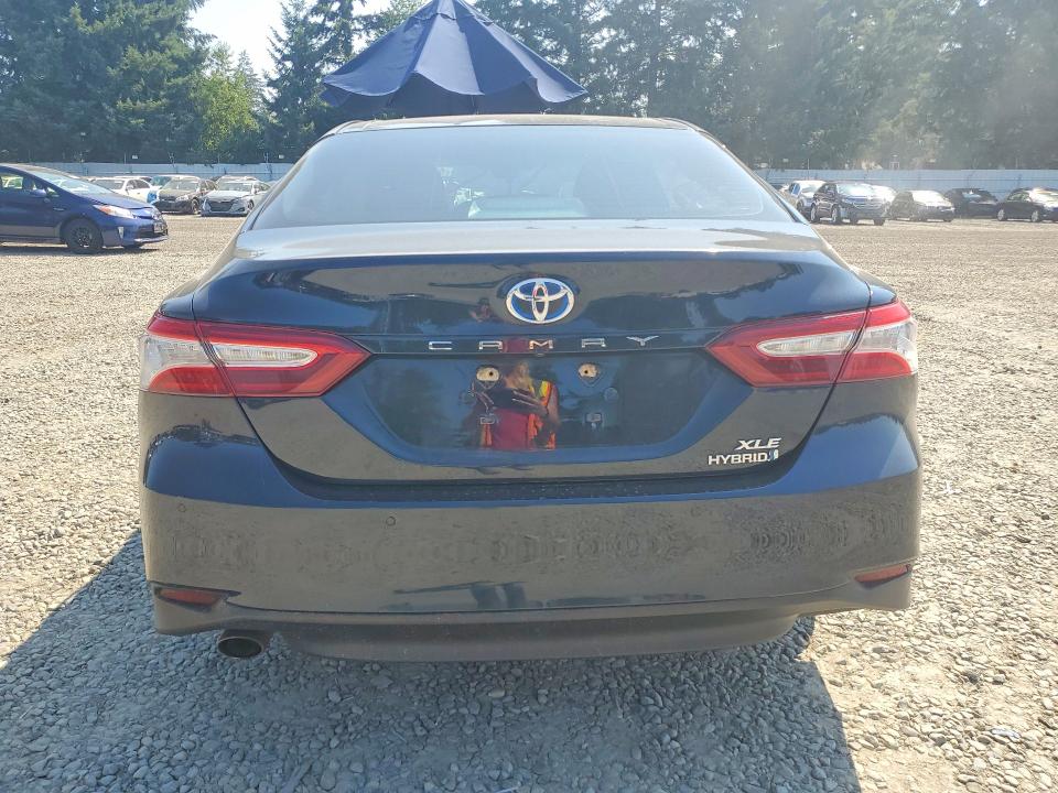 2018 Toyota Camry Hybrid მანქანა იყიდება აუქციონზე, vin: 4T1B21HK9JU503983, აუქციონის ნომერი: 61913316