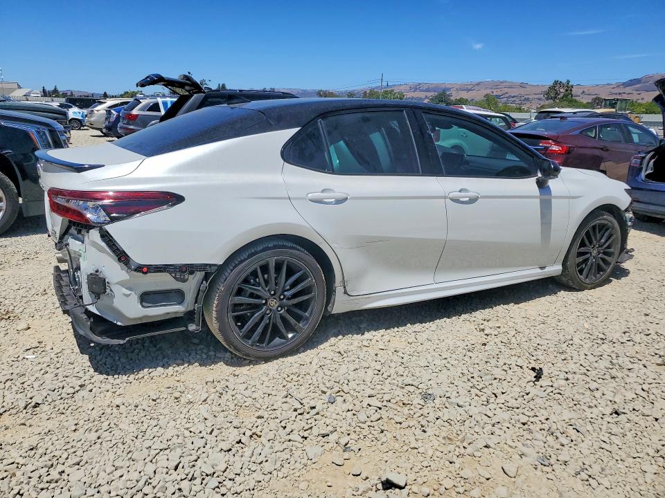 Продажа на аукционе авто 2022 Toyota Camry, vin: 4T1K31AK3NU033530, номер лота: 62525886
