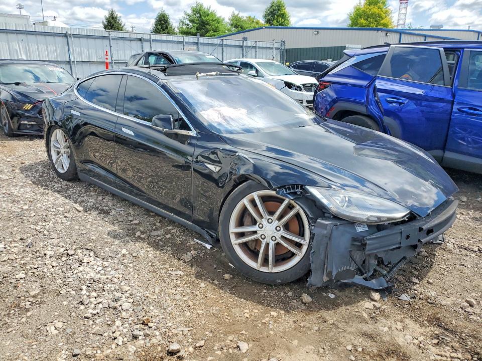 Продажа на аукционе авто 2015 Tesla Model S, vin: 5YJSA1E20FF106612, номер лота: 63387426