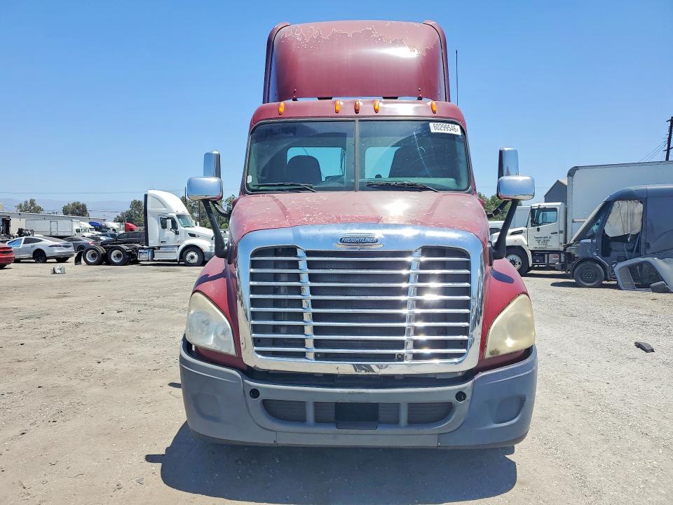 Продаж на аукціоні авто 2011 Freightliner Cascadia, vin: 1FUJGEDR6BLBB4129, номер лоту: 60299546