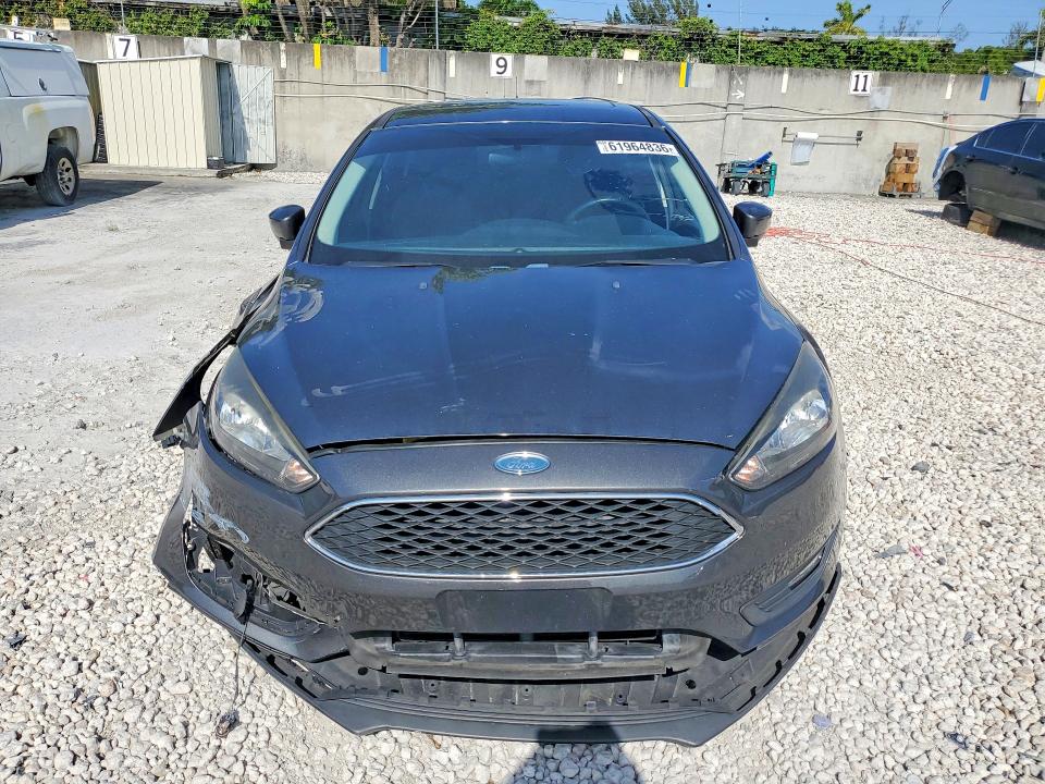 61964836 :رقم المزاد ، 1FADP3H28JL215541 vin ، 2018 Ford Focus مزاد بيع