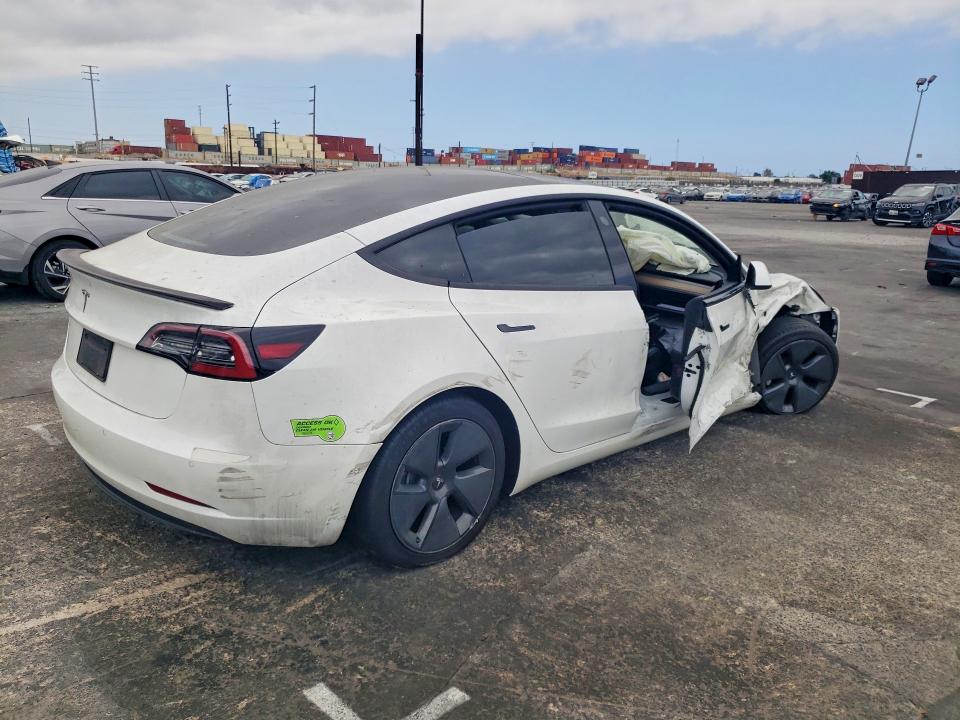 59534596 :رقم المزاد ، 5YJ3E1EA0NF114675 vin ، 2022 Tesla Model 3 مزاد بيع