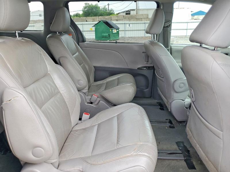 62095796 :رقم المزاد ، 5TDDZ3DC7HS174282 vin ، 2017 Toyota Sienna مزاد بيع