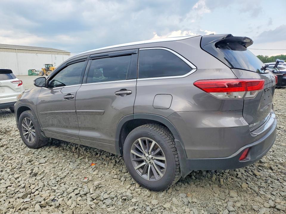 62984476 :رقم المزاد ، 5TDJZRFH4HS415407 vin ، 2017 Toyota Highlander مزاد بيع