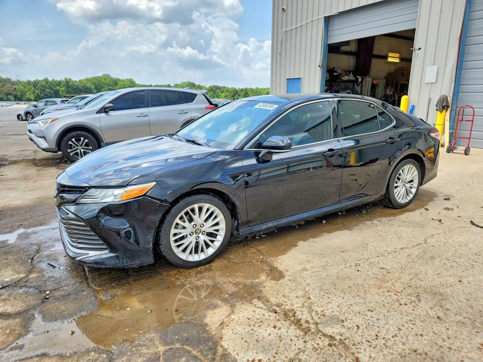 Продажа на аукционе авто 2018 Toyota Camry, vin: 4T1B11HK1JU517802, номер лота: 62050286