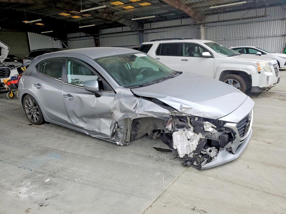 Продаж на аукціоні авто 2018 Mazda 3, vin: 3MZBN1L32JM199568, номер лоту: 60647896