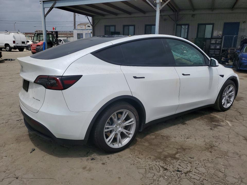Auction sale of the 2024 Tesla Model Y, vin: 7SAYGAEE9RF016000, lot number: 59368386