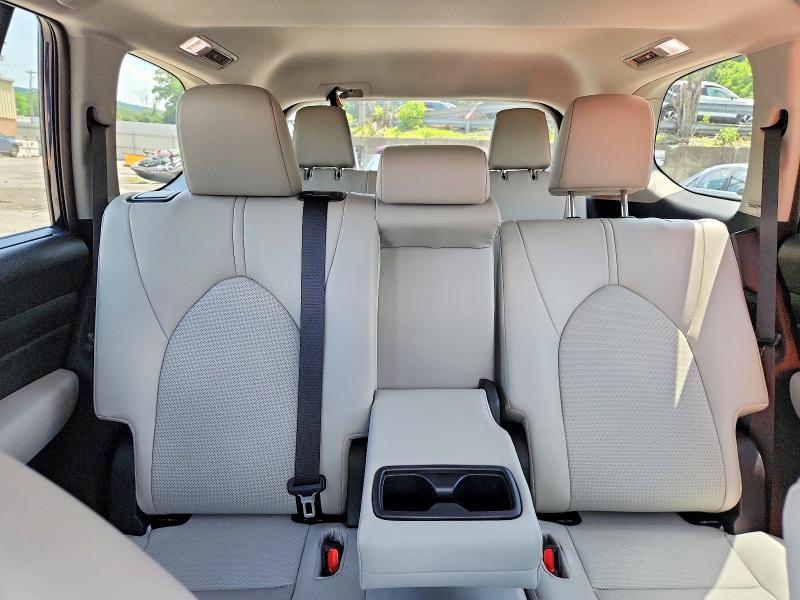 2025 Toyota Grand Highlander მანქანა იყიდება აუქციონზე, vin: 5TDAAAA58SS030140, აუქციონის ნომერი: 59314706