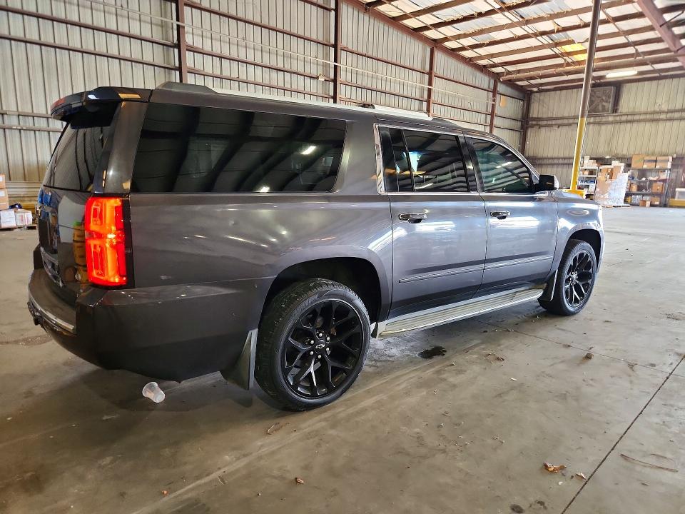 2015 Chevrolet Suburban მანქანა იყიდება აუქციონზე, vin: 1GNSKKKC7FR142055, აუქციონის ნომერი: 62744786