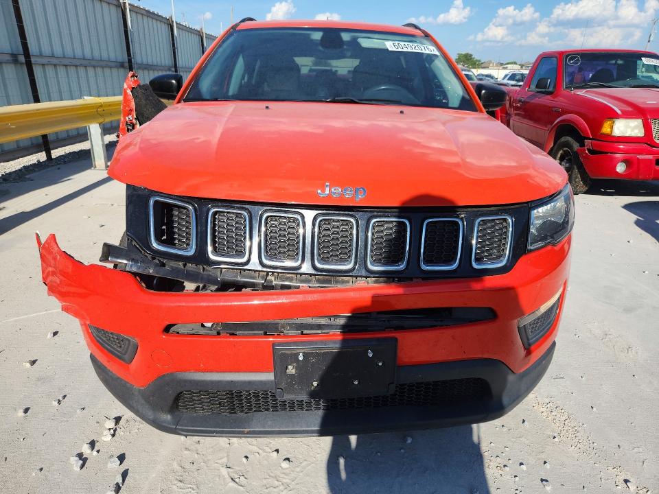 60492076 :رقم المزاد ، 3C4NJCAB2JT140026 vin ، 2018 Jeep Compass مزاد بيع