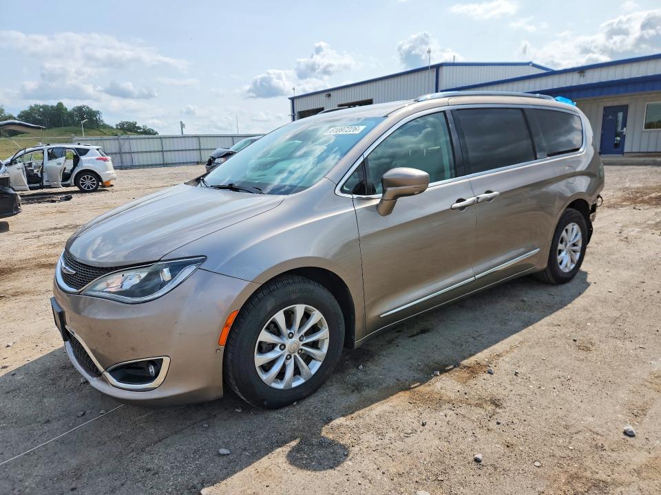 Продаж на аукціоні авто 2018 Chrysler Pacifica, vin: 2C4RC1BG6JR197729, номер лоту: 61897226
