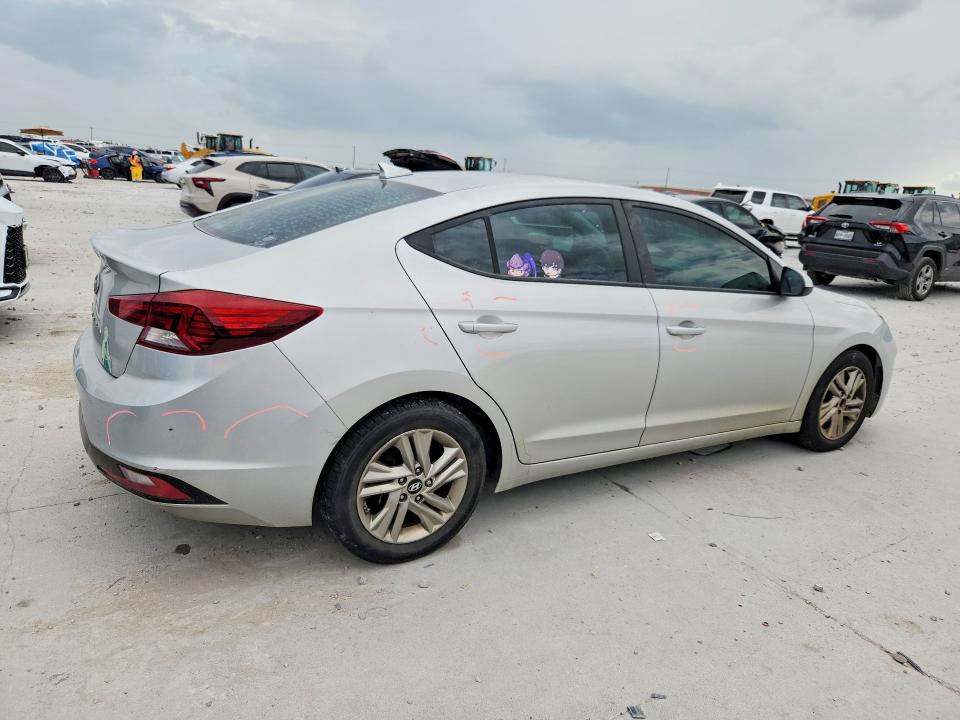 60698116 :رقم المزاد ، 5NPD84LF5KH445258 vin ، 2019 Hyundai Elantra مزاد بيع