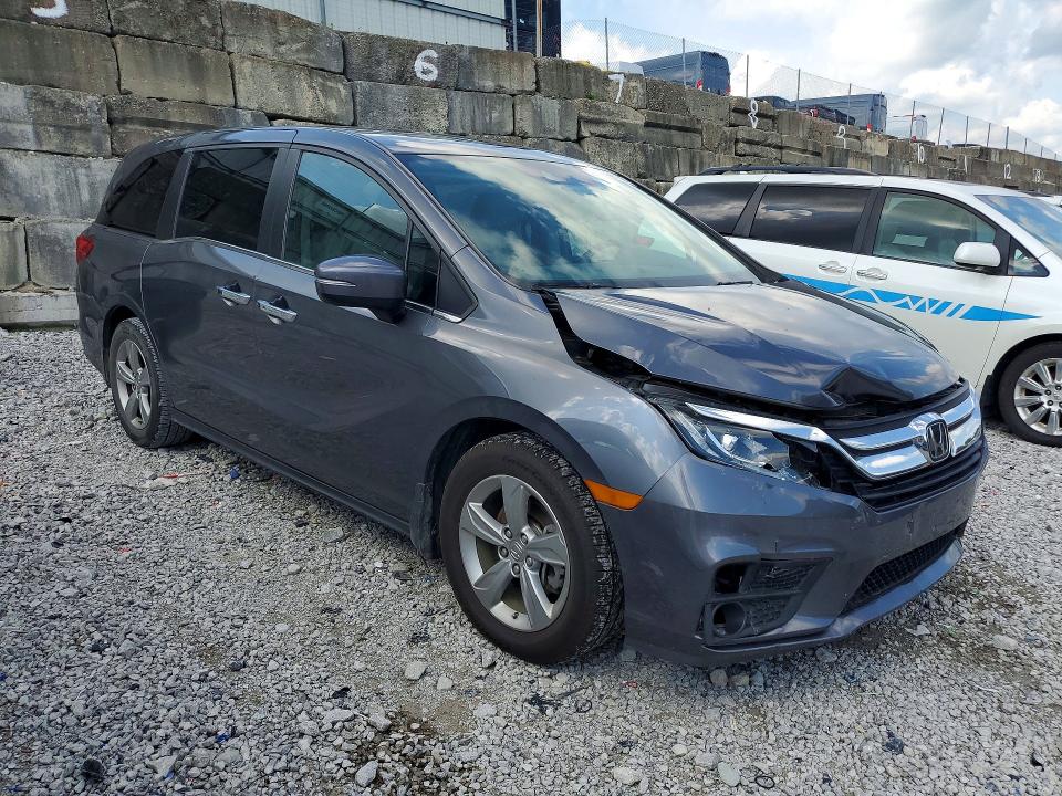 60359136 :رقم المزاد ، 5FNRL6H77JB022566 vin ، 2018 Honda Odyssey مزاد بيع