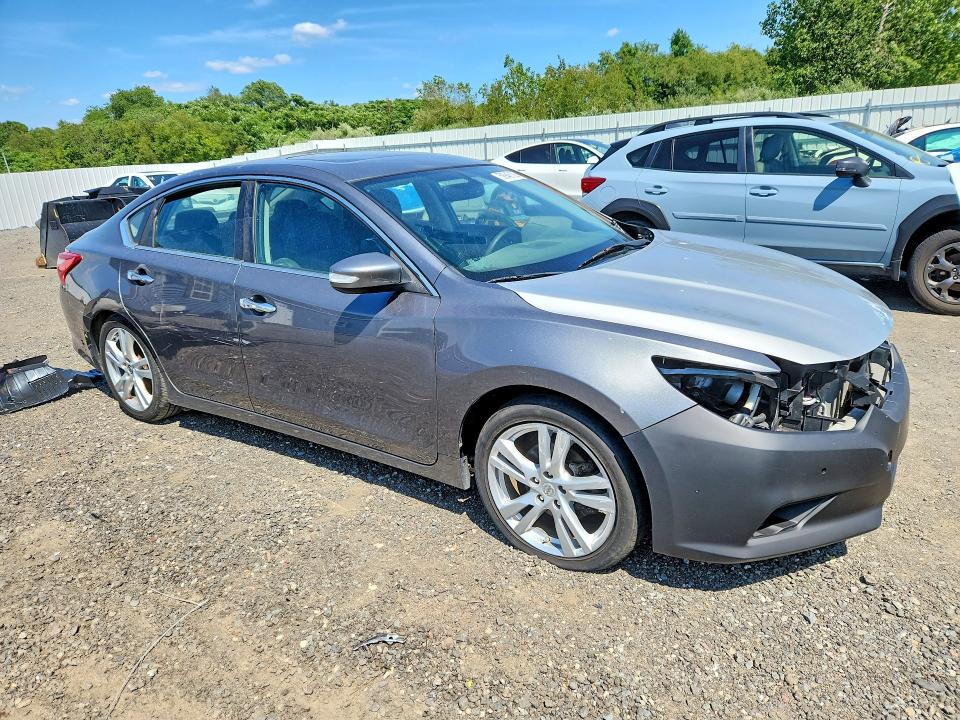 59946126 :رقم المزاد ، 1N4BL3AP3HC165182 vin ، 2017 Nissan Altima مزاد بيع