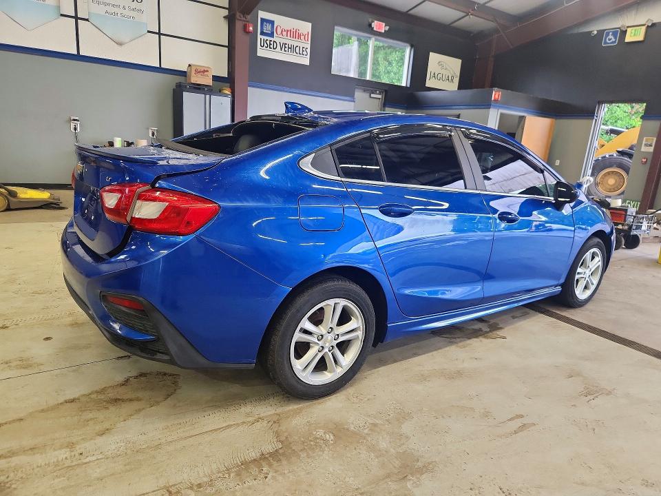 2017 Chevrolet Cruze მანქანა იყიდება აუქციონზე, vin: 1G1BE5SM7H7218598, აუქციონის ნომერი: 63357546