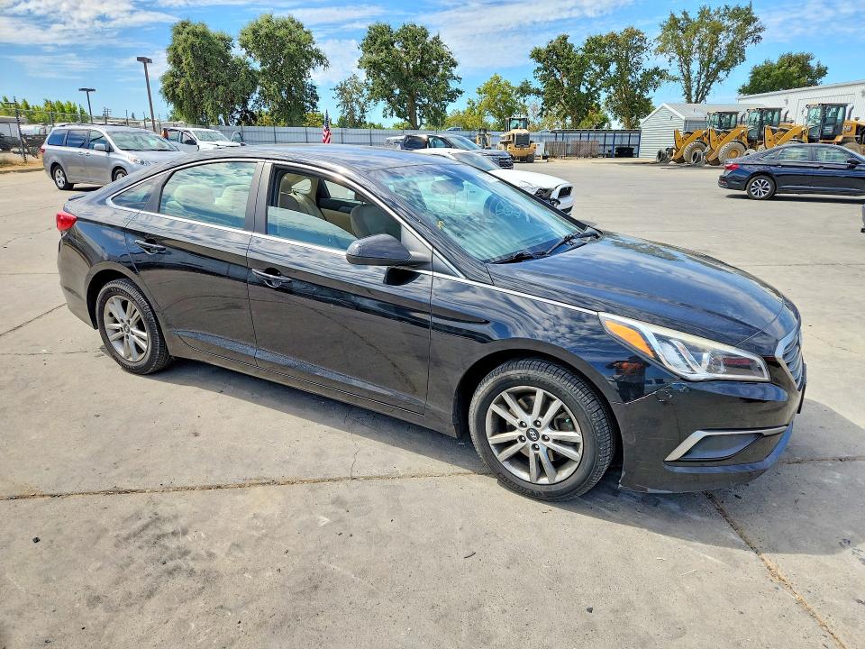 2017 Hyundai Sonata მანქანა იყიდება აუქციონზე, vin: 5NPE24AF3HH563570, აუქციონის ნომერი: 62146066