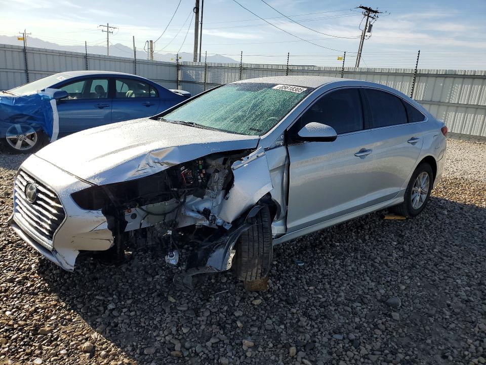 2019 Hyundai Sonata მანქანა იყიდება აუქციონზე, vin: 5NPE24AF0KH800605, აუქციონის ნომერი: 85618305