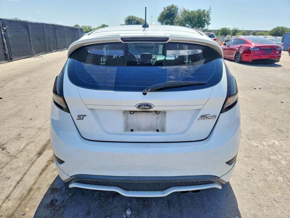 60451196 :رقم المزاد ، 3FADP4GXXEM236401 vin ، 2014 Ford Fiesta مزاد بيع