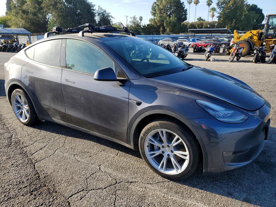 2021 Tesla Model Y მანქანა იყიდება აუქციონზე, vin: 5YJYGDEE7MF201122, აუქციონის ნომერი: 62704726