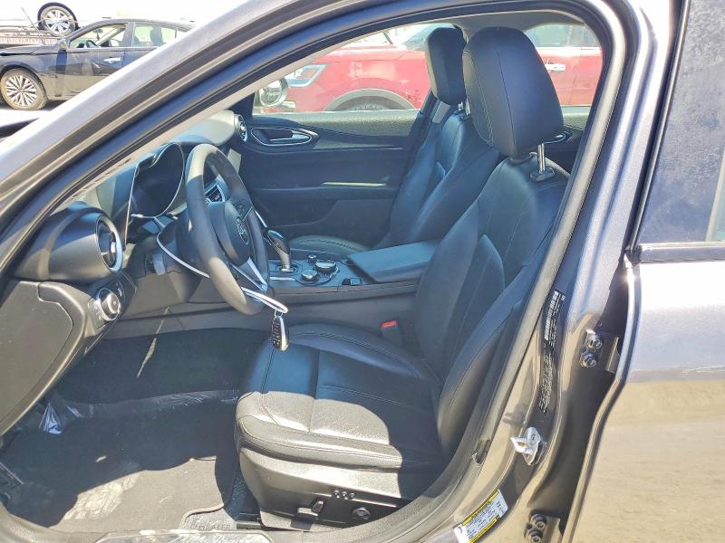 62709066 :رقم المزاد ، ZARFAEBN7J7565003 vin ، 2018 Alfa Romeo Giulia مزاد بيع