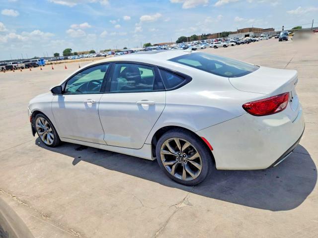 62763006 :رقم المزاد ، 1C3CCCBG1FN661553 vin ، 2015 Chrysler 200 مزاد بيع