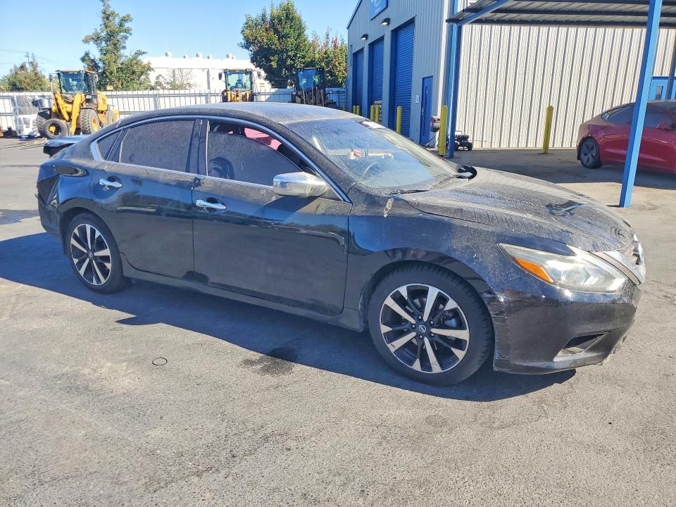 2018 Nissan Altima მანქანა იყიდება აუქციონზე, vin: 1N4AL3AP7JC289067, აუქციონის ნომერი: 62740666