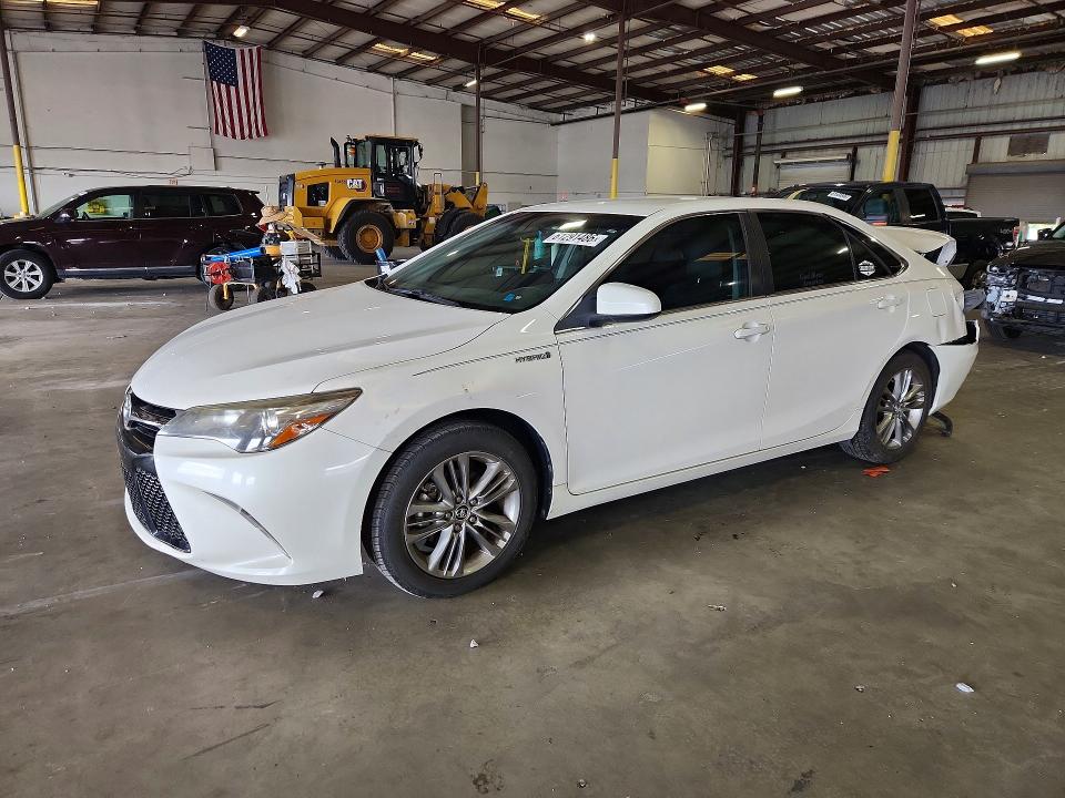 61291486 :رقم المزاد ، 4T1BD1FK4FU167700 vin ، 2015 Toyota Camry Hybrid مزاد بيع