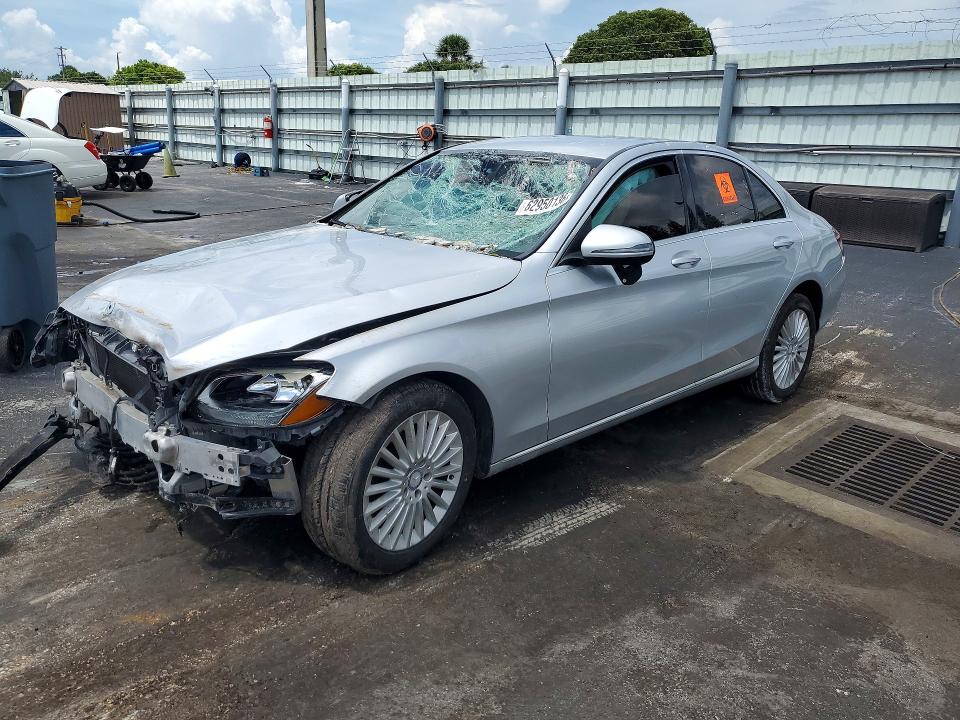 2016 Mercedes-benz C მანქანა იყიდება აუქციონზე, vin: 55SWF4JB9GU171274, აუქციონის ნომერი: 62950136