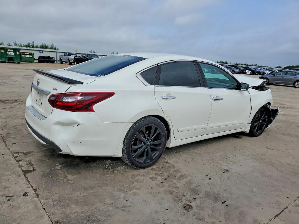 2017 Nissan Altima მანქანა იყიდება აუქციონზე, vin: 1N4AL3AP0HC244935, აუქციონის ნომერი: 61552556
