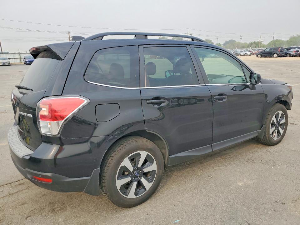 61852136 :رقم المزاد ، JF2SJARC6JH501360 vin ، 2018 Subaru Forester مزاد بيع