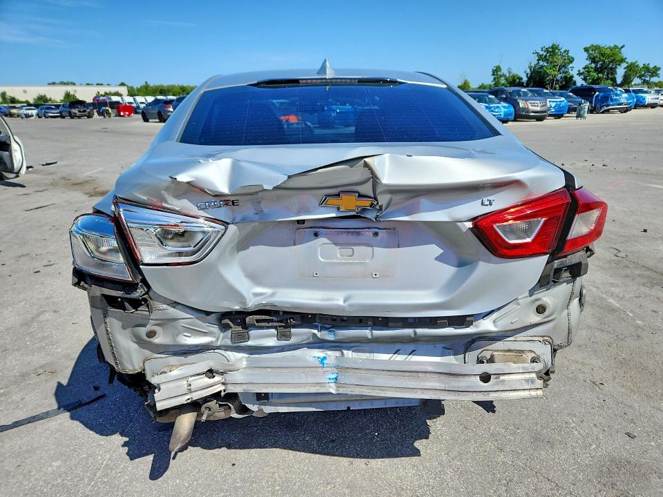 Продаж на аукціоні авто 2018 Chevrolet Cruze, vin: 1G1BE5SM1J7190707, номер лоту: 60915036