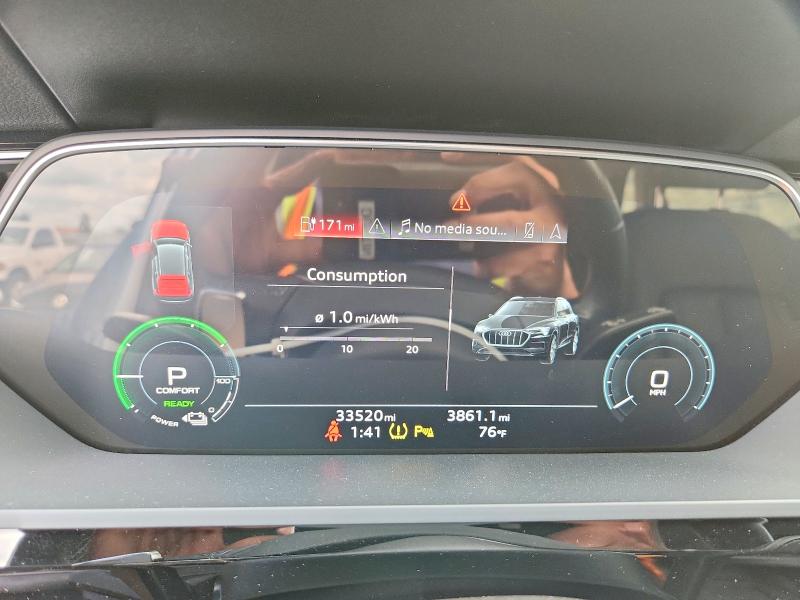 62035866 :رقم المزاد ، WA1AAAGE8NB047453 vin ، 2022 Audi E-tron مزاد بيع